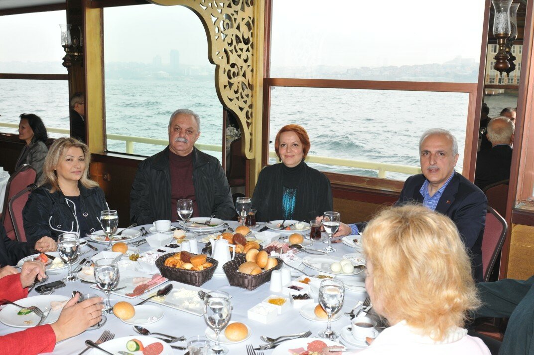 İstanbul Valisi ile teknede gorüş